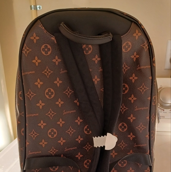 Large backpack - Picture 3 of 3